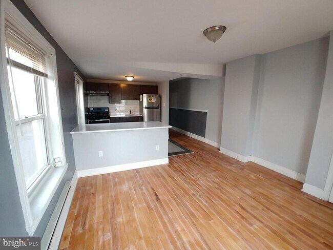 Photo - 1508 S Broad St Unit THIRD FLOOR