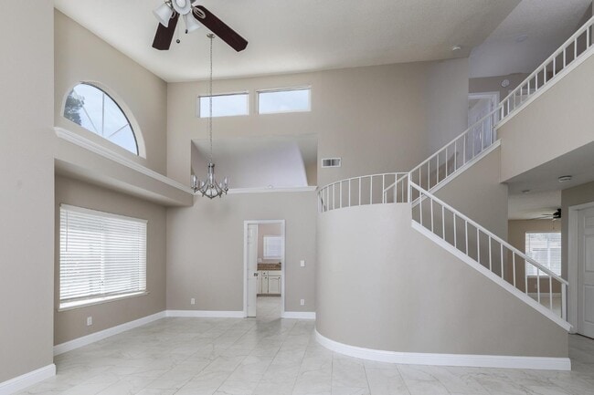 Photo - 953 E Buckhill Rd