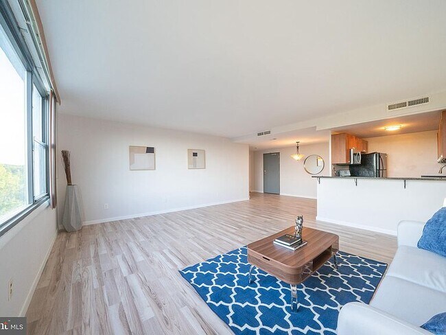 Photo - 4600 Duke St Unit 706