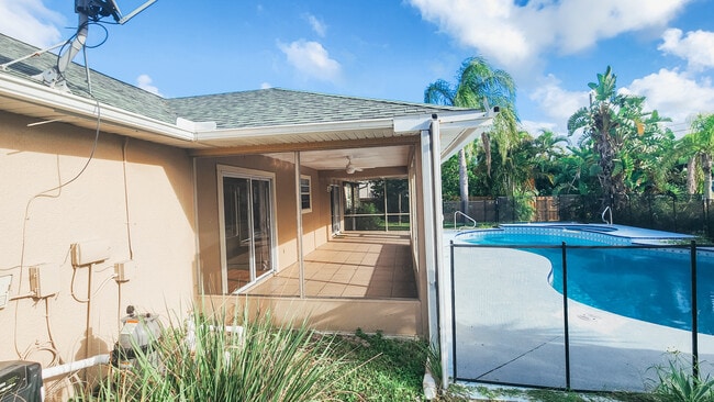 Photo - 1521 Barber St