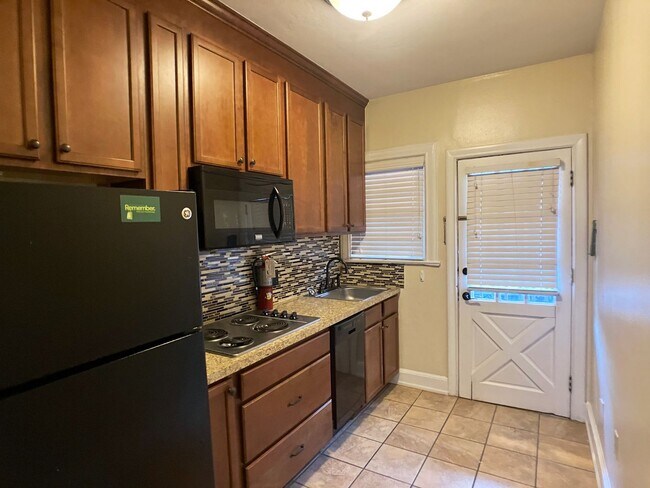 Photo - Margaret's Manor 919 Unit 919 SW 5th Avenue