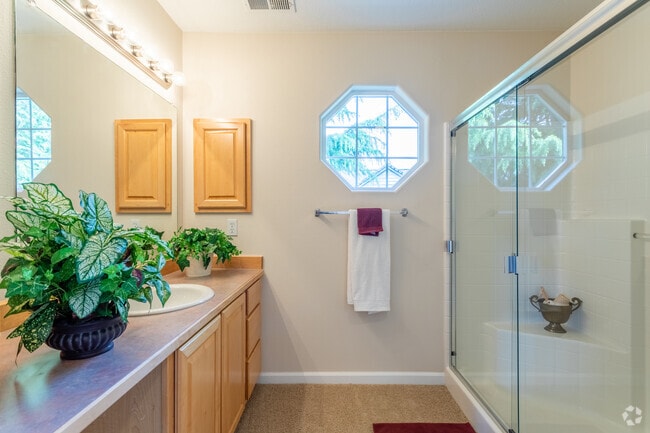 3BR, 2.5BA - 1,327 SF