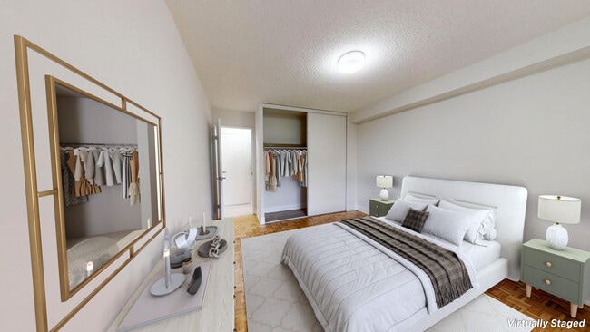 Photo - 4800 Jane St