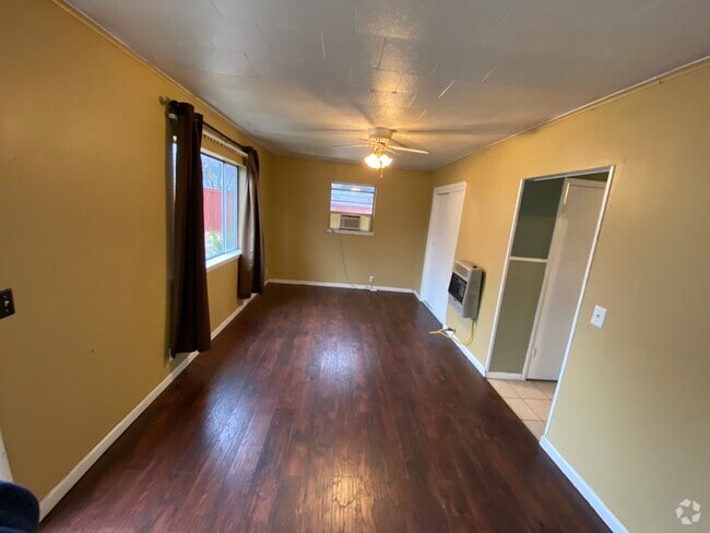 Building Photo - 504 W Cedar St Rental