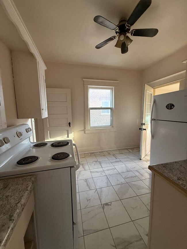 Photo - 3 Bedroom 1.5 Bathroom HOUSE