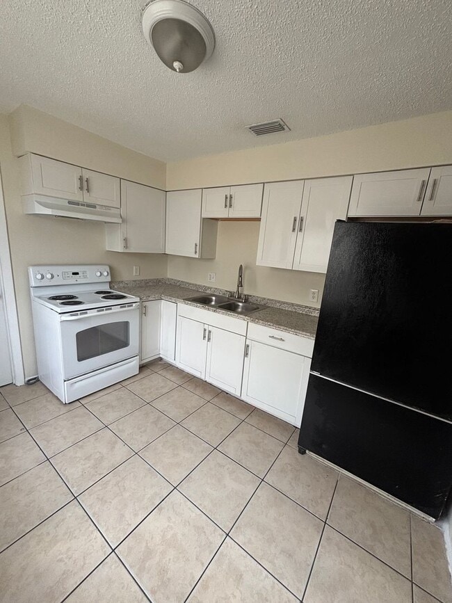 Photo - 3 bedroom 2 bath duplex Unidad B