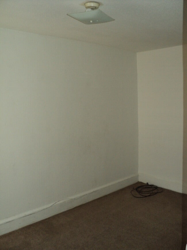Photo - 25 E Bringhurst St