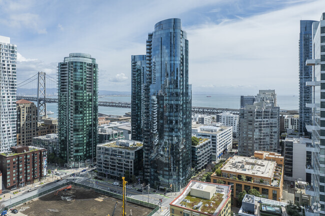 Building Photo - Lumina Rental