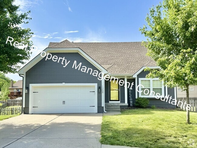Building Photo - Stunning 4-Bedroom Home with Outdoor Oasis