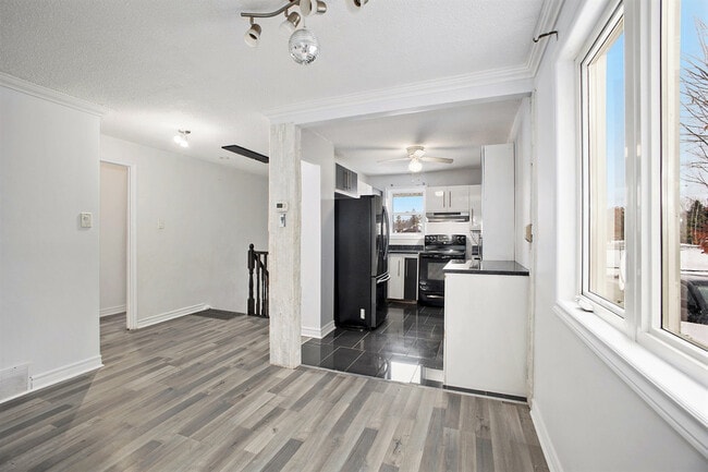 Photo - 159 Castlefrank Rd