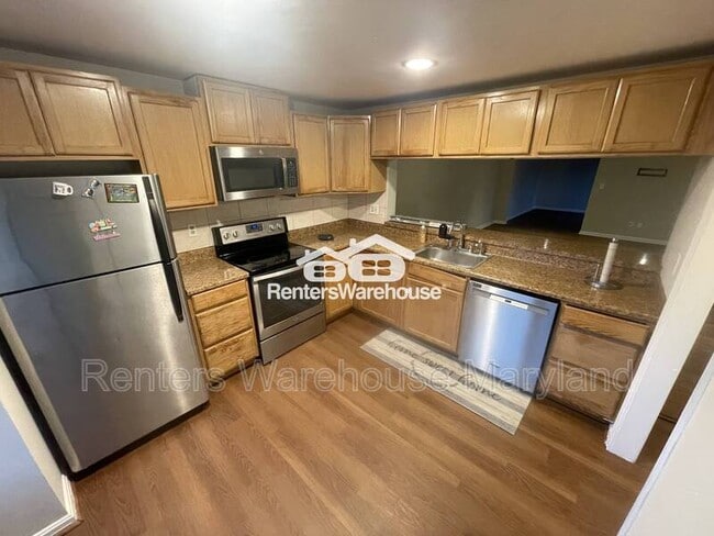 Building Photo - 1331 Stockett Square