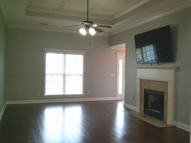 Photo - Spacious 3BR Home with Screened Porch, Fenced Backyard & Wired Shop in North Valdosta