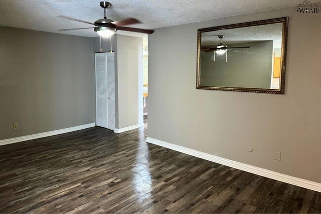 Photo - 2612 Southwest Pkwy