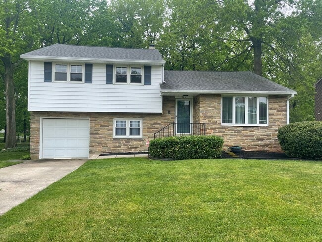 Building Photo - 202 Alders Dr