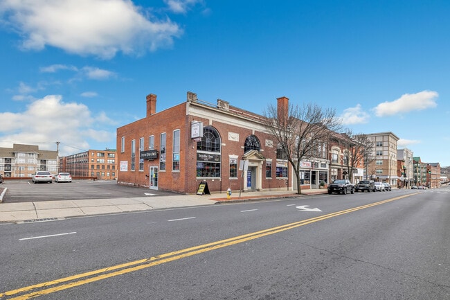 Photo - 475 Howe Ave Unit 5