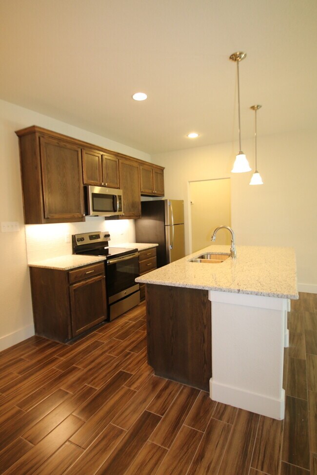 Photo - 8029-8031 Arbor Unit 8029