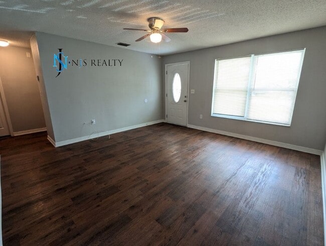 Photo - 3153 Lodi Dr