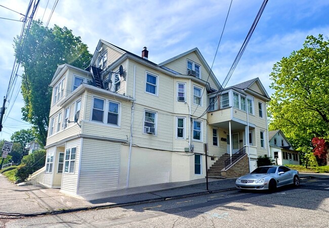 Photo - 225 E Pearl St Apartment Unit A
