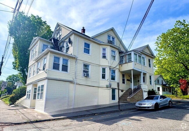 Building Photo - 225 E Pearl St Unit A Rental