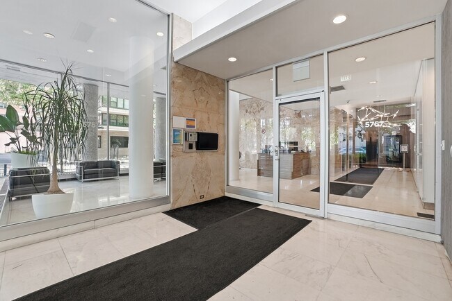 Photo - 5757 N Sheridan Rd Unit 20D