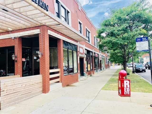 Building Photo - 1911 W Foster Ave Unit 2