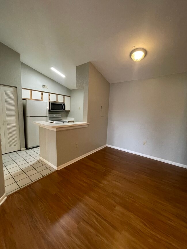 Photo - 2820 N Oakland Forest Dr Unit 2820 #210