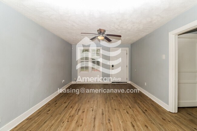 Photo - 335 E Ridgeway St