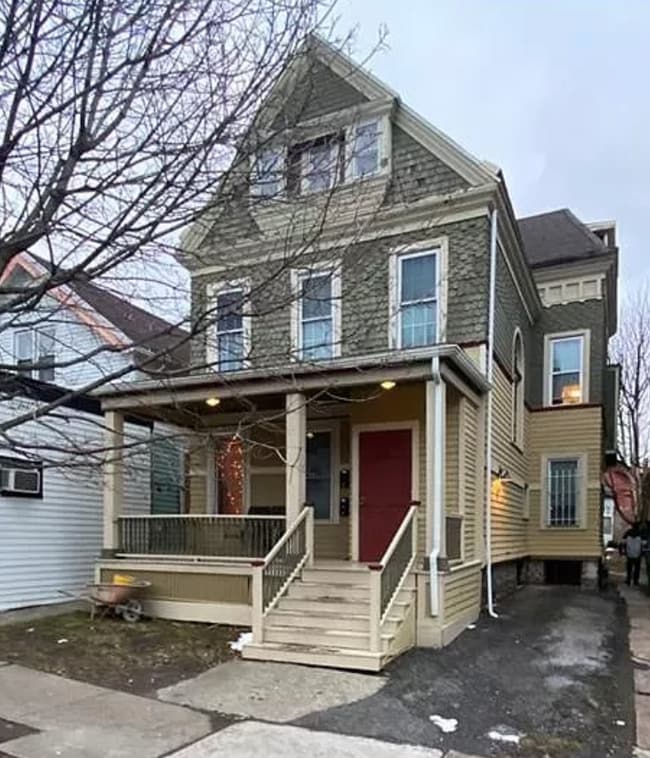 Photo - 53 Elmwood Ave Unit 5