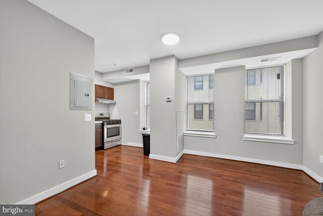 Photo - 1440 W St NW Unit 106