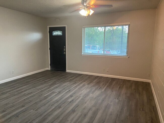 Photo - 2Bed/2Bath Condo in Travis Heights Unit 100