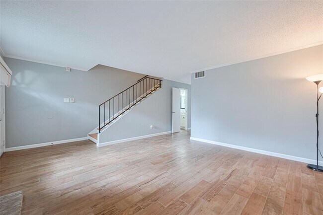 Photo - 6452 Kentwick Dr