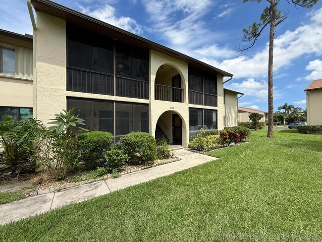 304 Knotty Pine Cir Unit B-2