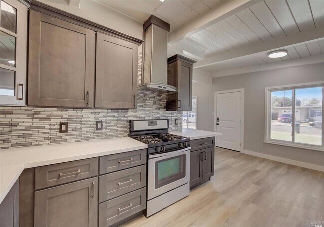 Photo - 1320 Monroe St