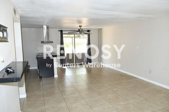 Building Photo - Updated 3 BD/2 BA/2 CG Home w/Pool Near Thunderbird & I-17 in Phoenix!
