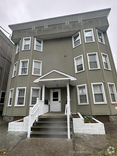 Building Photo - 14 Lester St Unit 2R Rental