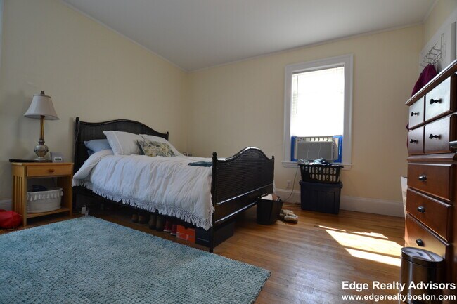 Photo - 73 Hunnewell Ave Unit 1