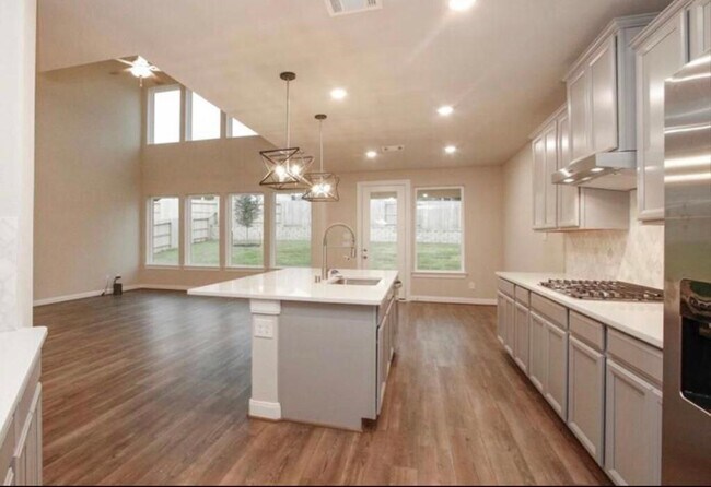 Photo - 17685 Martin Crk Ln