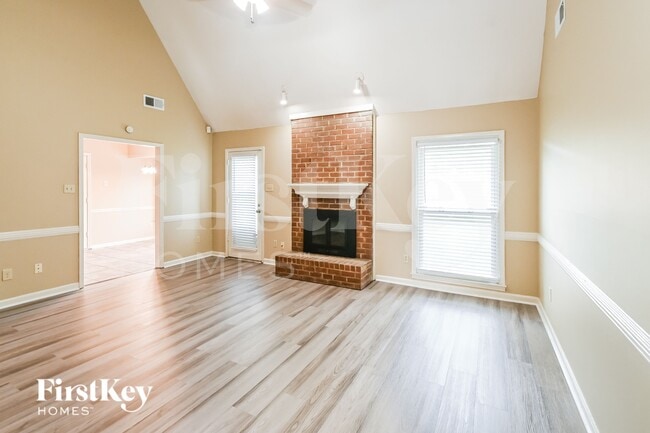 Photo - 4957 Barrington Cove