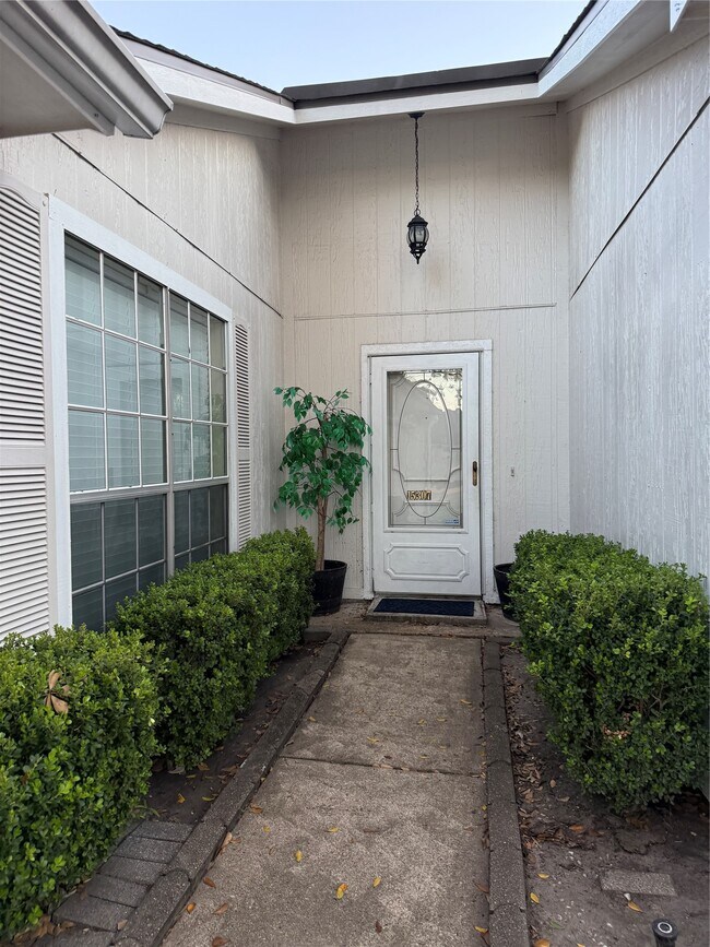 Photo - 15307 Pebble Lake Dr