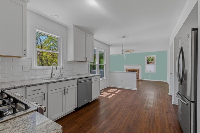 Photo - 1646 Stowe Rd