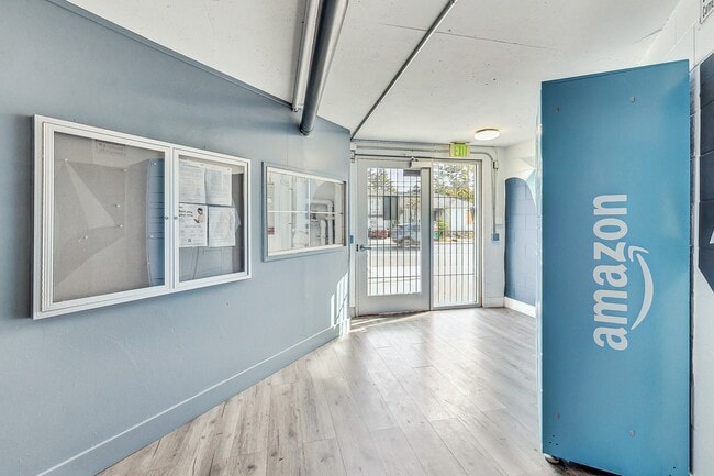 Photo - 2701 High Street