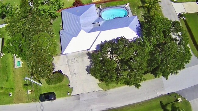 Photo - 3051 SW Earl Ave