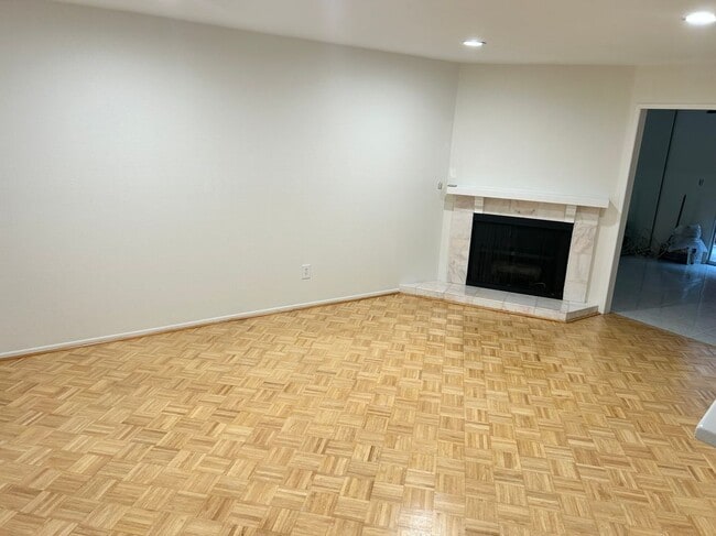 Photo - 13112 Moorpark St