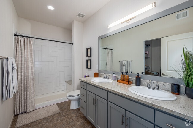 4 habitaciones, 3 baños - 155 m² - Baño principal - Willow Chase Twinhomes