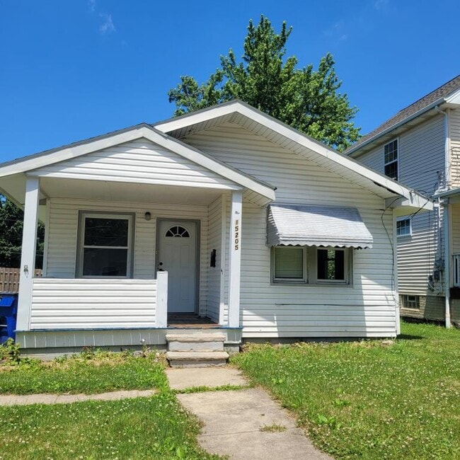 Photo - 15205 Lincoln Ave