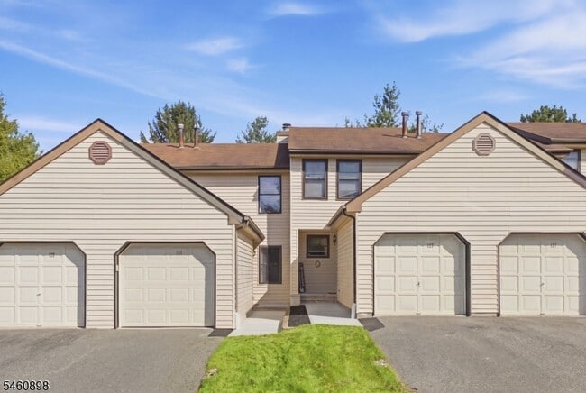126 Locust Ct