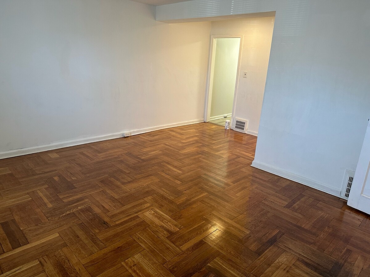 Photo - 3117 W 2nd St