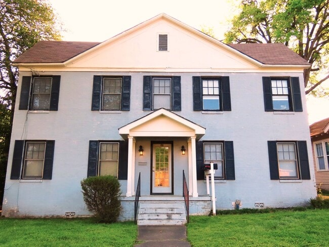 Building Photo - 502 S Fannin Ave