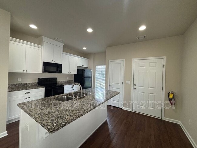 Photo - 404 Joiner Cir Unit 404