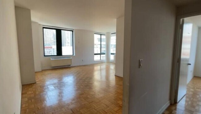 Building Photo - 3 bedroom in NEW YORK NY 10280 Unit 815
